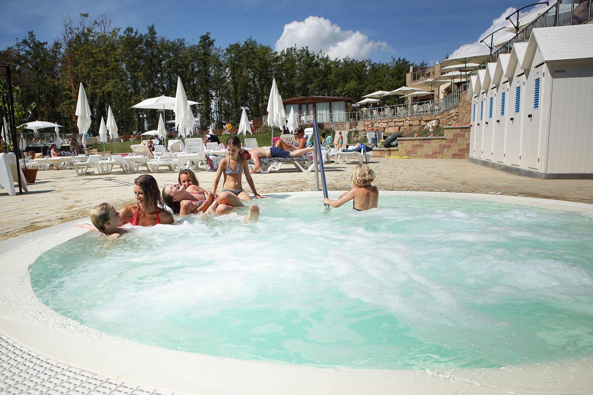 Glamping Village Orlando In Chianti Volpaia Exterior photo